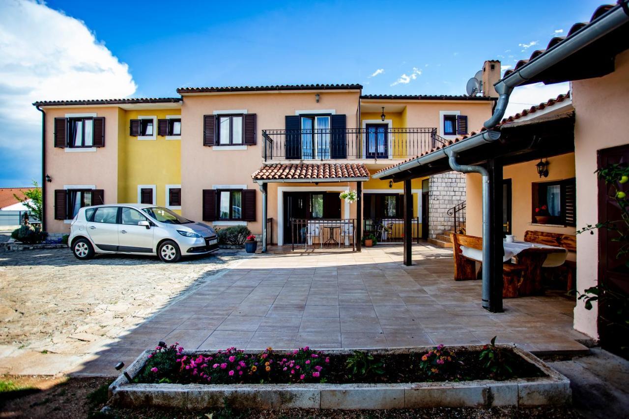 Apartmani Jurman Matohanci Esterno foto